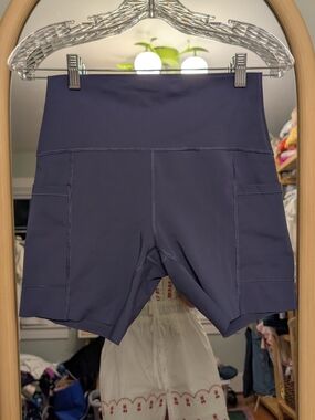 New Balance Navy High-Waist Athletic Bike Shorts with Side Pockets
